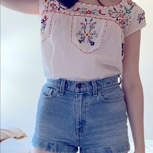 Bila Embroidered Blouse 🐤🐦🌹🌸🌼🍃